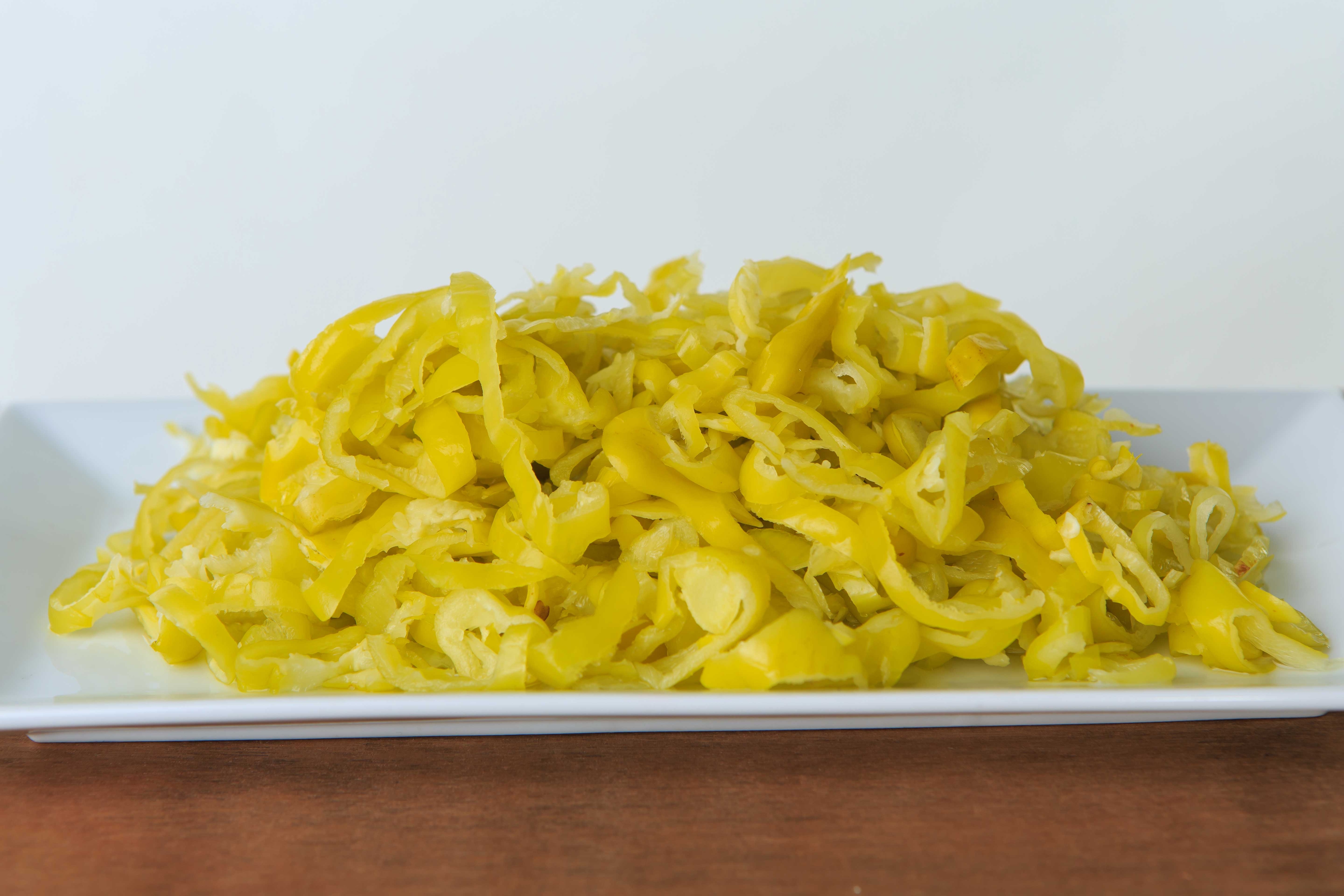 Gambinos Sliced Pepperoncini Pepper, 1 Gallon.