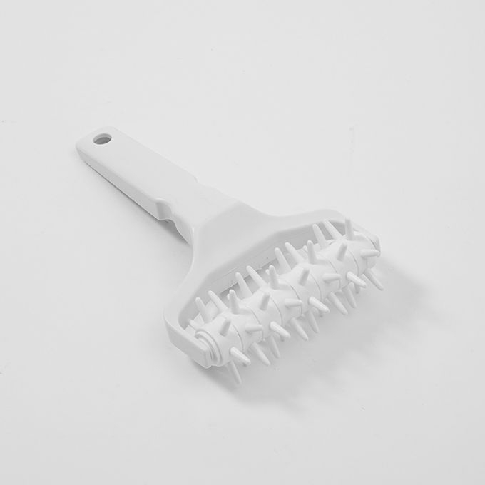 American Metalcraft One-piece All Plastic Dough Docker - 5/8 inch Long Pins,